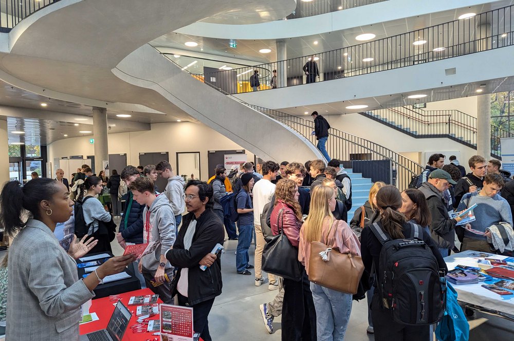 Rund 400 Studierende informierten sich im Rahmen der Auslandsmesse der DHBW Stuttgart über die Möglichkeit von Auslandsaufenthalten