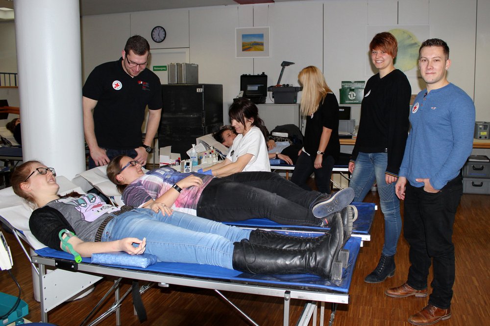Studierende der DHBW Stuttgart spenden Blut