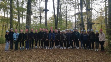 Gruppenbild im Natur-Hochseilgarten