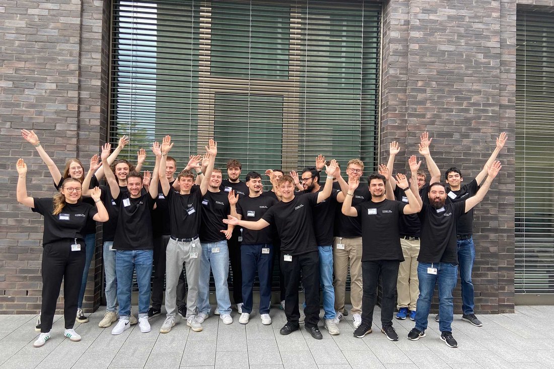 Gruppenbild: Teilnehmende des Hackathon Siemens