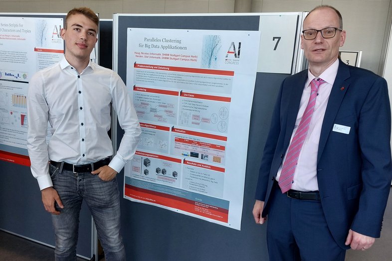 AI Kongress: Nicolas Haug, Informatikstudent und Prof. Olaf Herden, Studiengangsleiter Informatik am Campus Horb