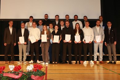 Gruppenbild des Studiengangs Maschinenbau Konstruktion und Entwicklung