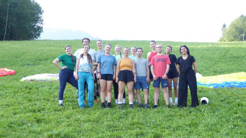 Gruppenbild mit den Teilnehmenden 