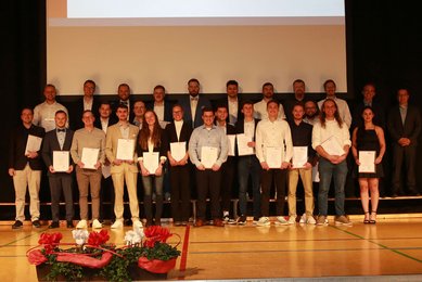 Gruppenbild des Studiengangs Maschinenbau Kfz-Prüftechnik