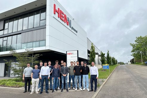 Gruppenbild Maschinenbaustudierende der Studienrichtung Produktionstechnik